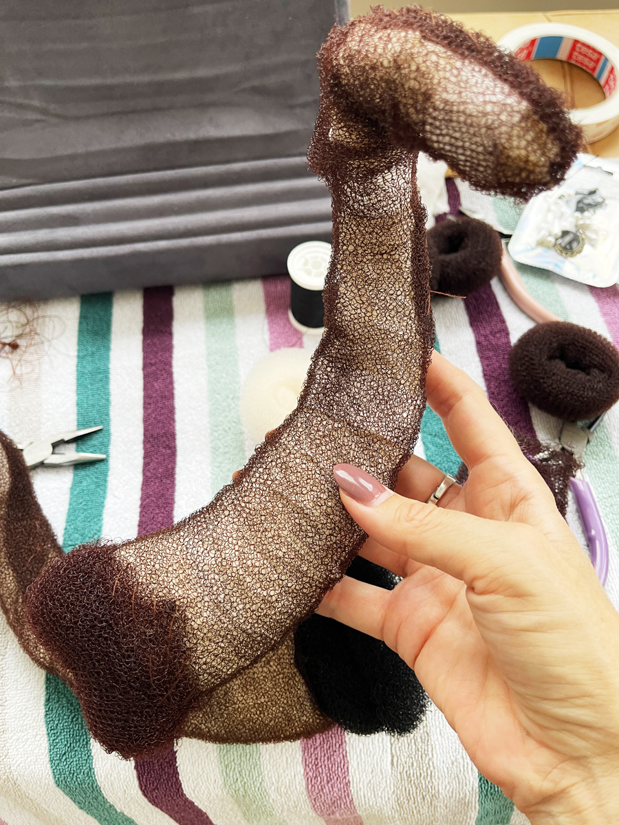 Der finale Unterbau wurde mit Haarnadeln befestigt