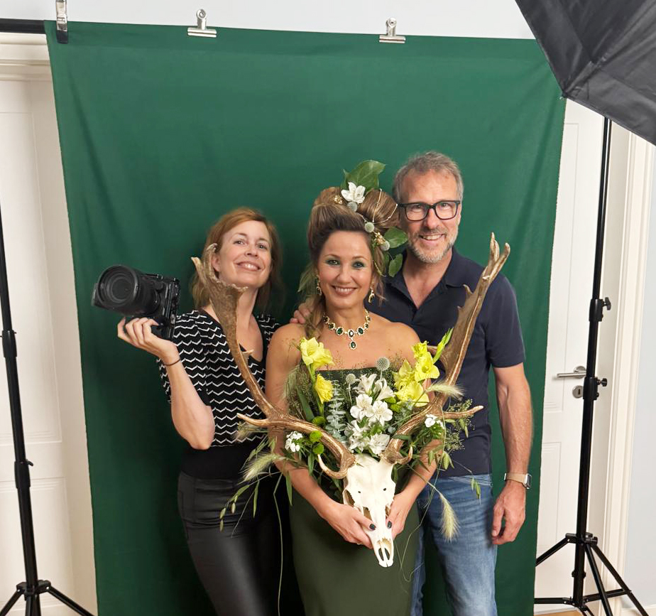 Team nach dem Fotoshooting, Fotografin Isabel Engelmann mit Model und technischem Assistent
