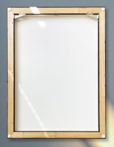 Rückansicht des Schattenfugenrahmens der limitierten Edition Jagdtrieb der Künstlerin Isabel Engelmann